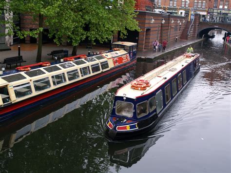 From after-work drinks to late-night date nights, this city centre spot has it all. . Lunch on a barge in birmingham